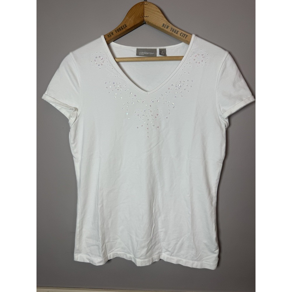 CROFT AND BARROW  SHORT SLEEVED WHITE TOP EMBELLISHED BEADED‎ NECK SIZE Small